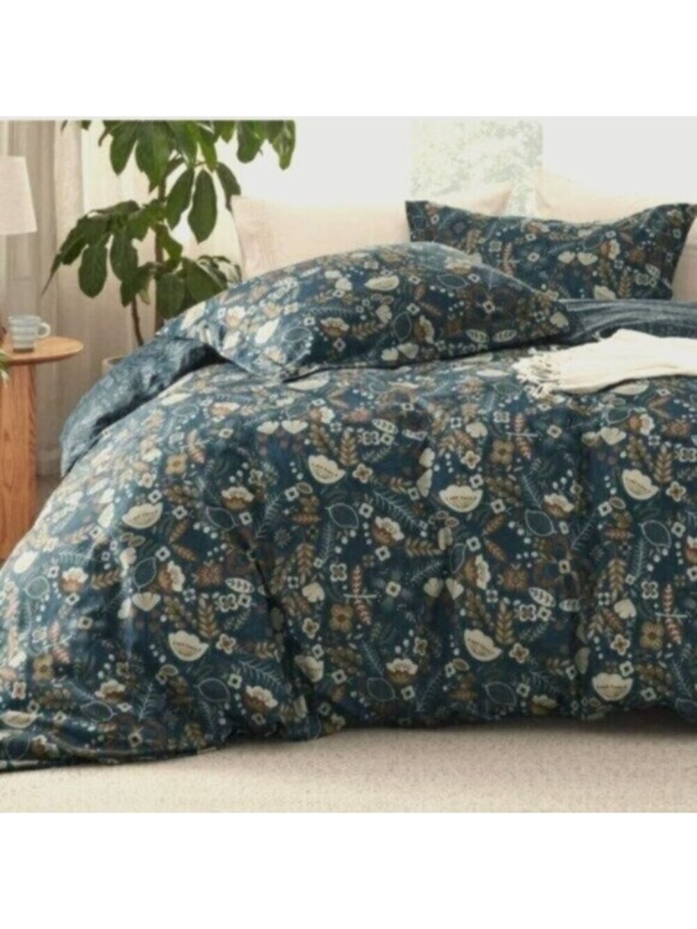 NWT Exotic Foliage Navy Comforter Set- Twin / Navy
